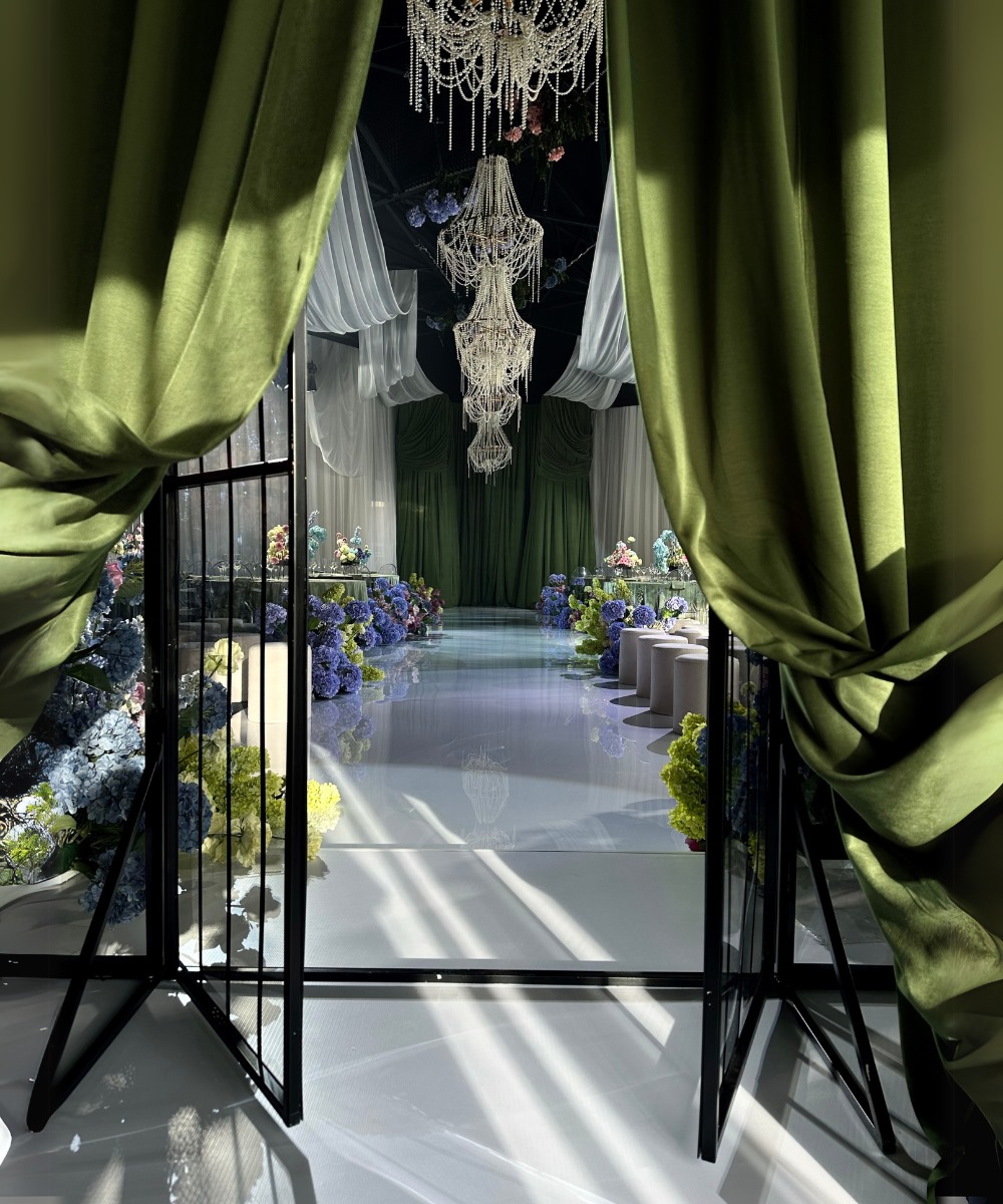 Backdrops, room and ceiling draping